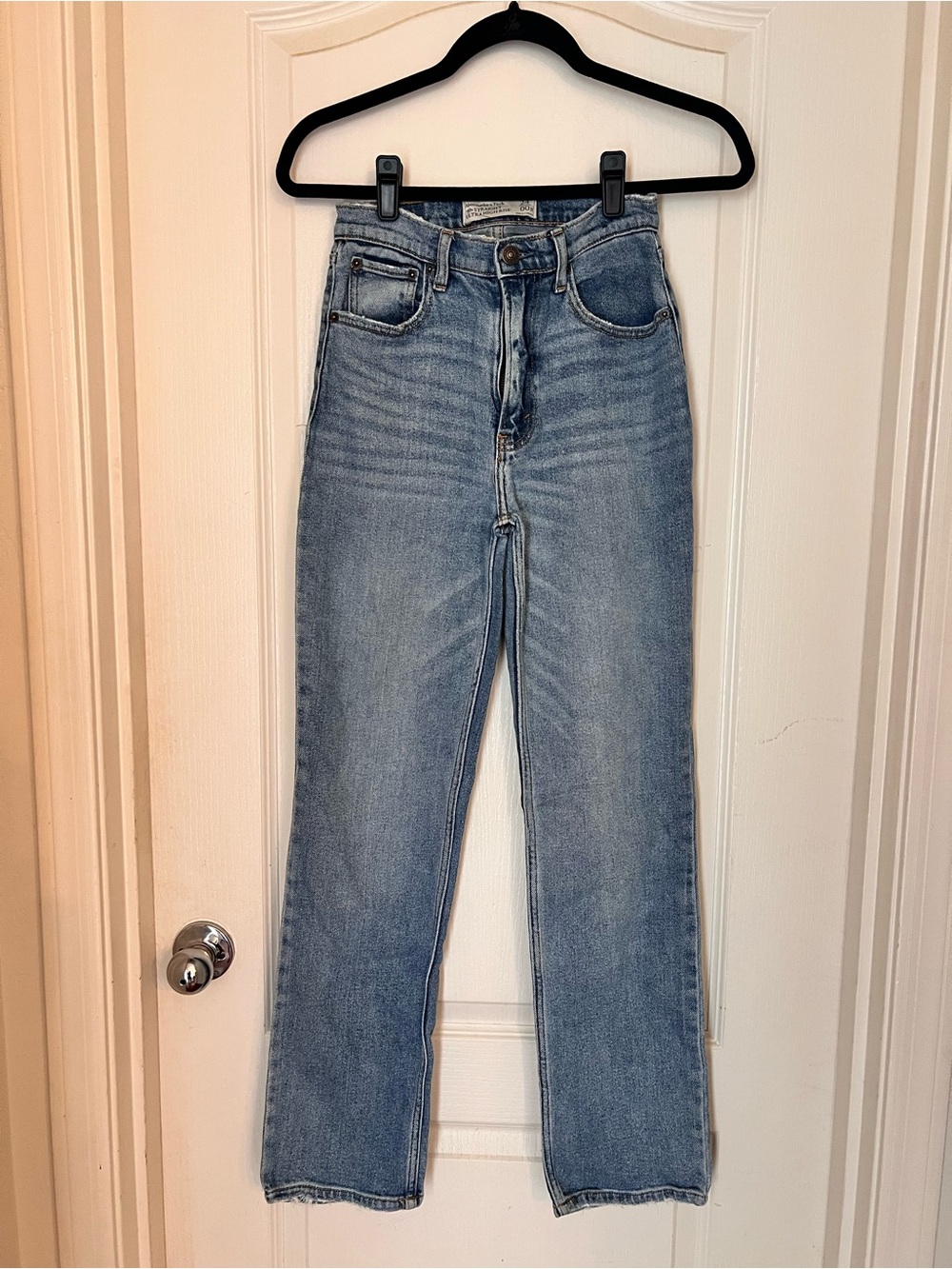 Abercrombie & Fitch Women's 90’s Straight Ultra High Rise